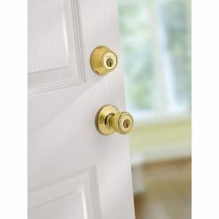 Kwikset Tylo Polished Brass Entry Door Knob and Double Cylinder Deadbolt Combo Pack with Microban Antimicrobial Technology -Kwikset Sales Shop kwikset door lock combo packs 695t 3 cp a0 1000