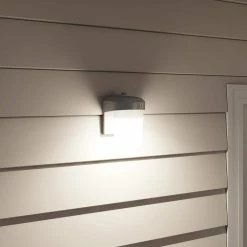 Kwikset Montara Venetian Bronze Single Cylinder Door Handleset with Juno Entry Door Knob Featuring SmartKey Security -Kwikset Sales Shop kwikset knob handlesets 553mnhxj 11p smt cp 1f 1000