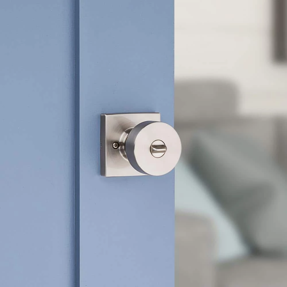 Kwikset Pismo Square Satin Nickel Bed/Bath Door Knob with Lock 2 Kwikset Pismo Square Satin Nickel Bed/Bath Door Knob with Lock - Image 2